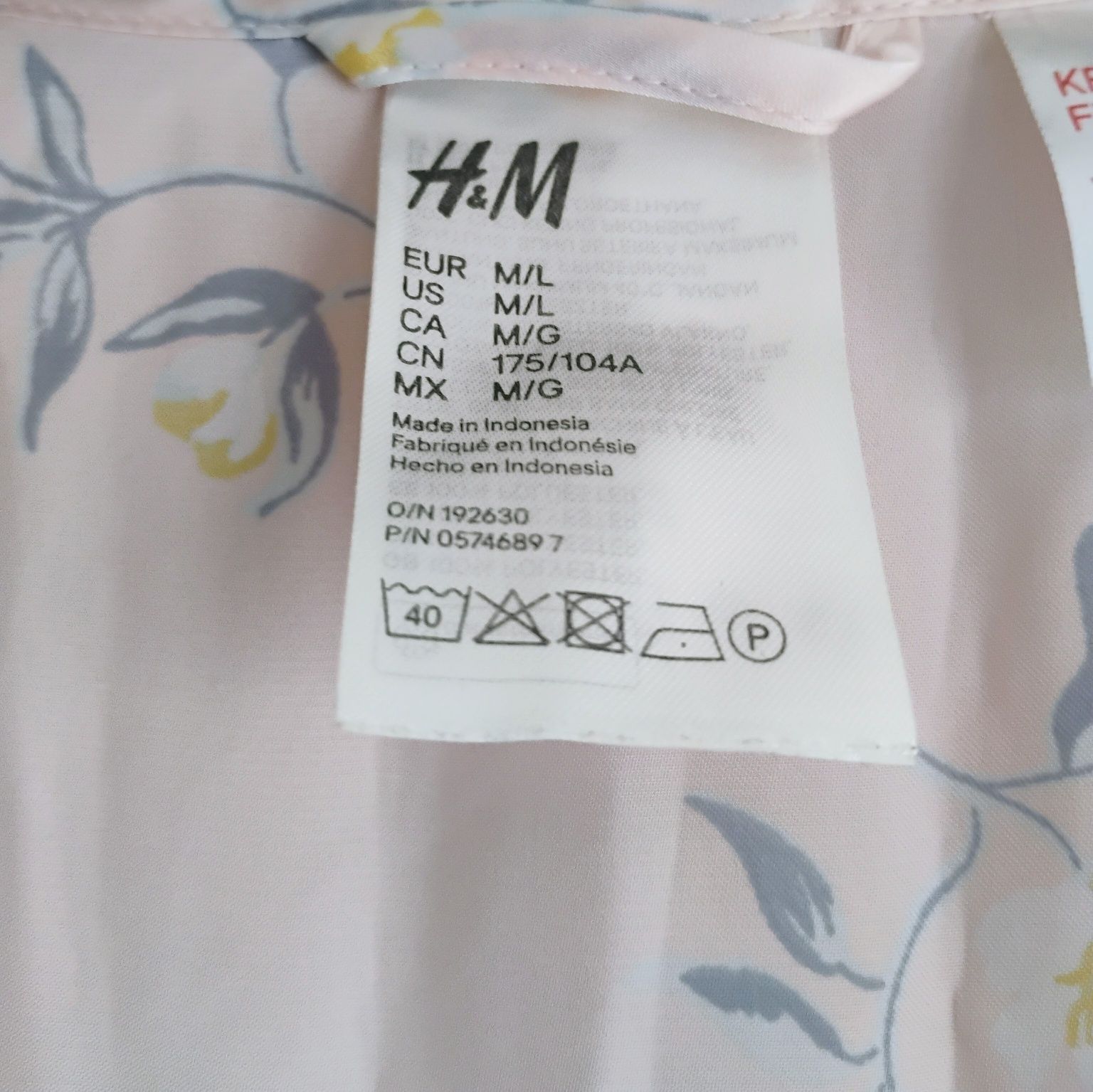 Dwa damskie szlafroki H&M w rozmiarze M/L.