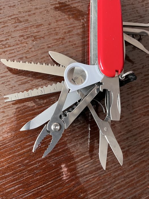 Ніж victorinox swisschamp Новий!