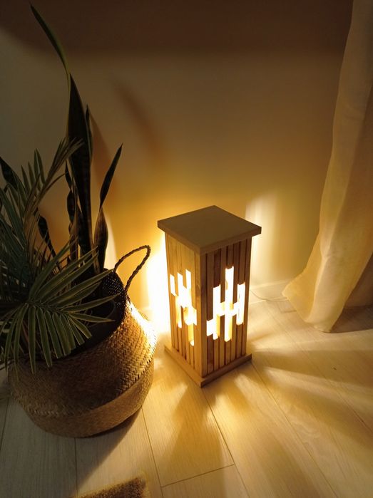 Lampka nocna, drewniana Loft