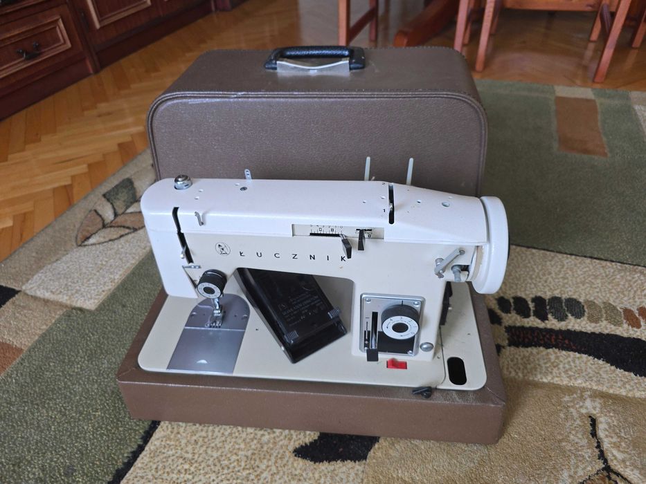 Maszyna do szycia Łucznik Tur 2