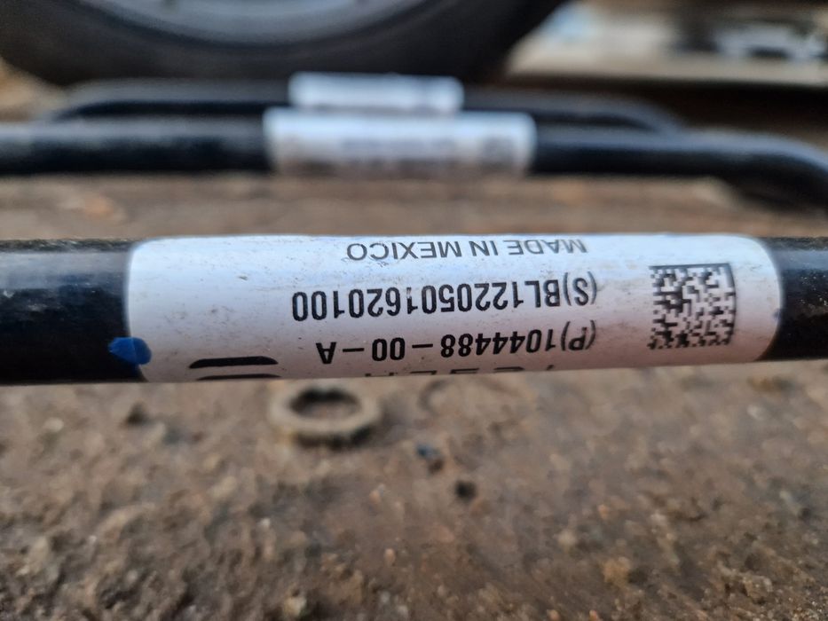 Tesla Model 3/У стабилизатор задний разборка