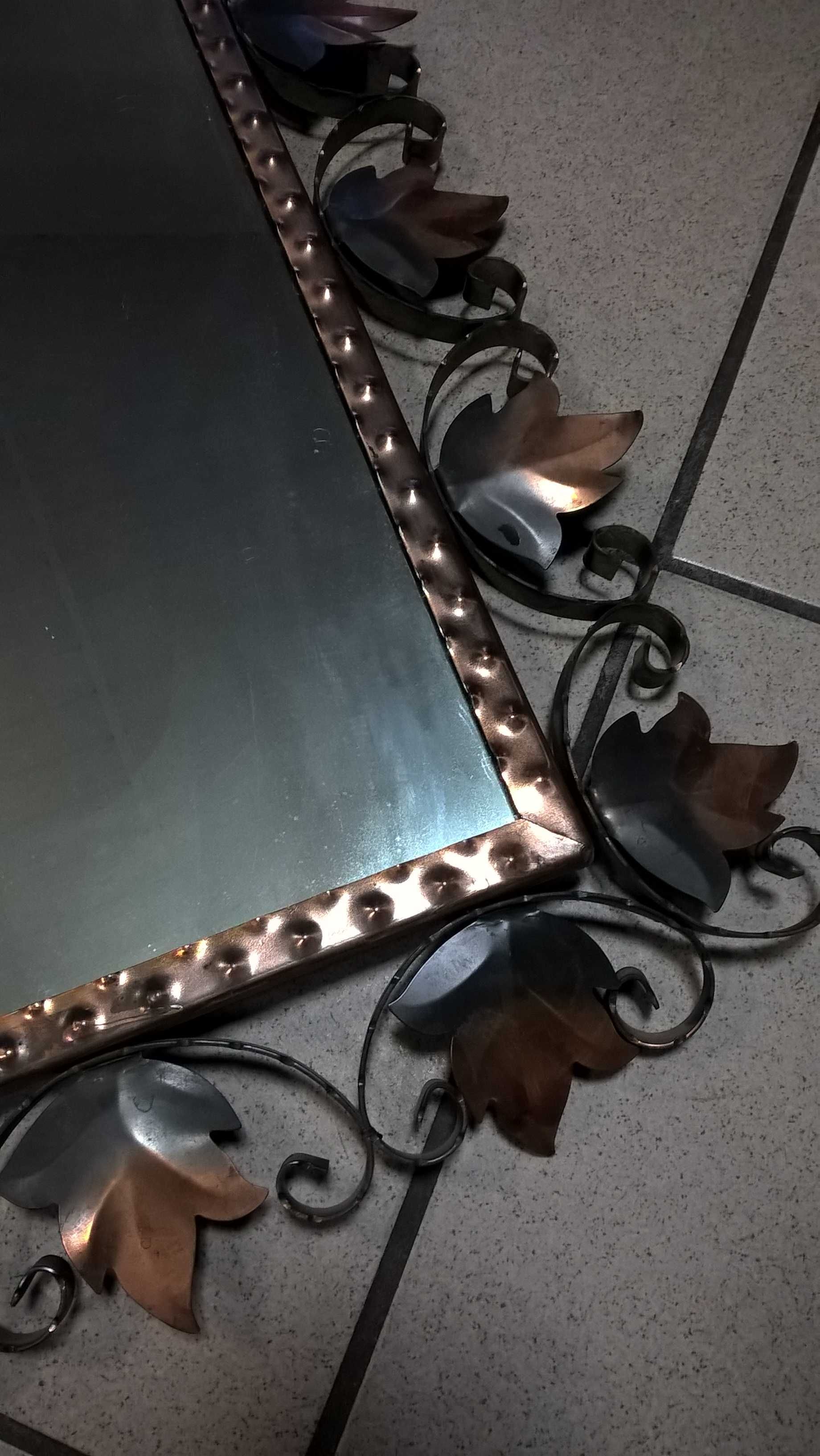Sprzedam lustro w miedzianej ramie - metaloplastyka