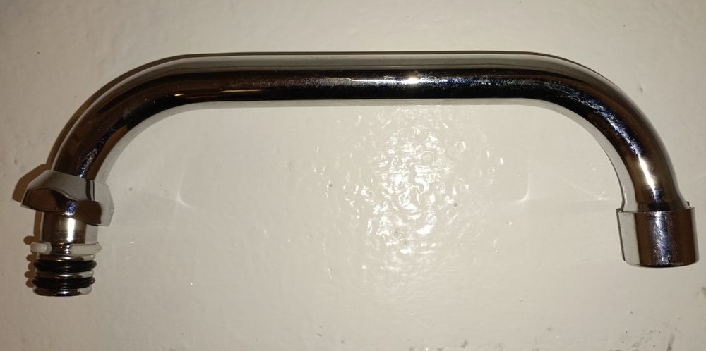 Wylewka do kranu 21 cm