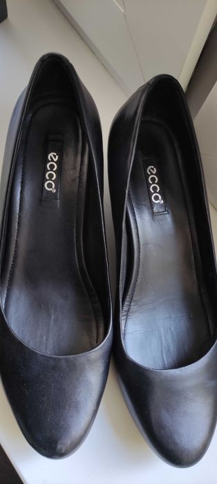 Czarne buty na koturnie ECCO rozm 38