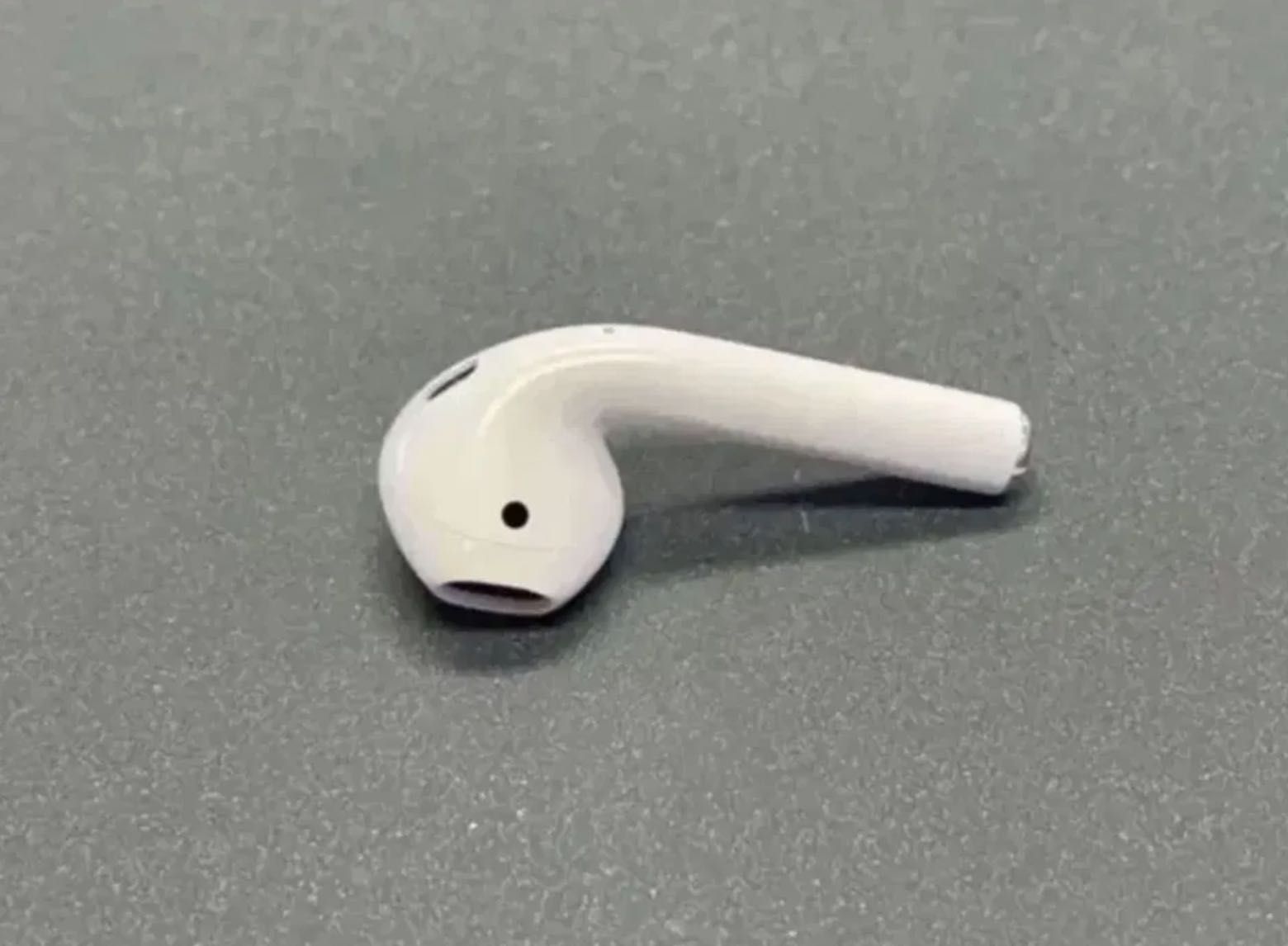 oryginalna lewa słuchawka AirPods 2 generacji a2031