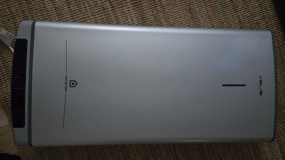 Бойлер Ariston velius 80л wifi (тече бак)