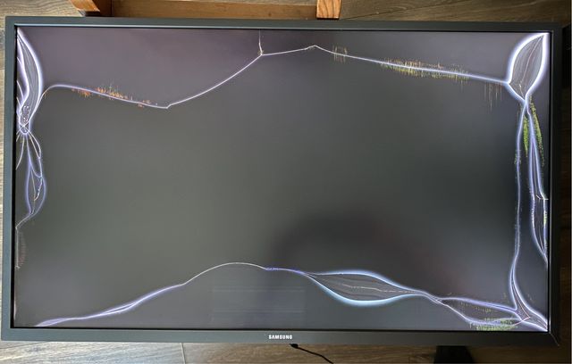 Monitor Samsung U32J592UQR uszkodzony