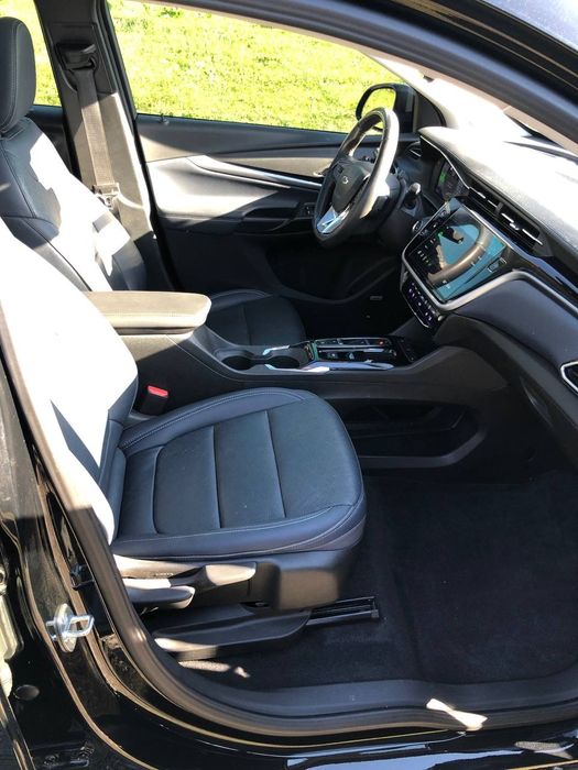 Chevrolet bolt euv ev premier електромобіль продаж продається електрич