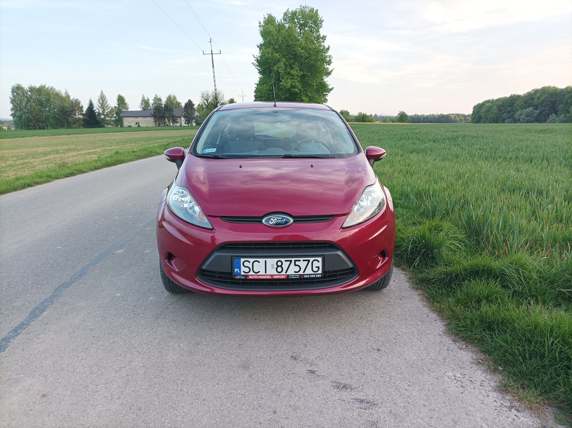 Sprzedam samochód ford fiesta MK7 z 2009 roku.