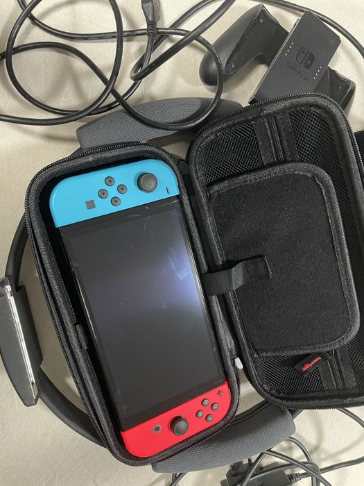 Nintendo Switch Oled + jogos + extras e acessorios