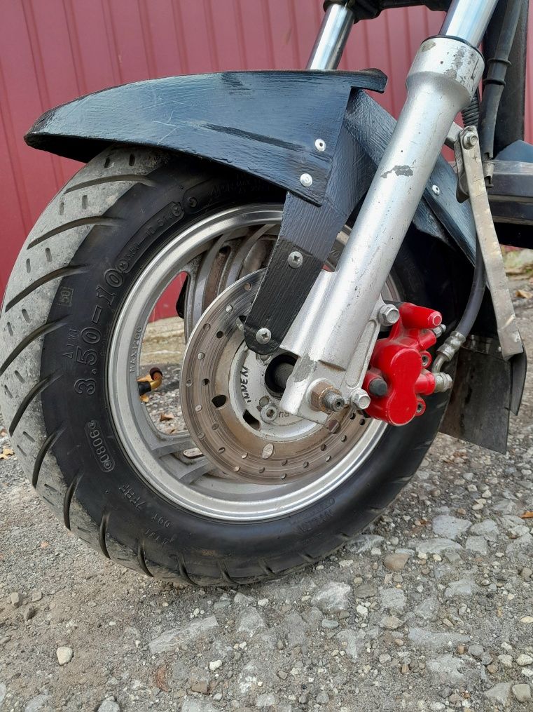 Електричний скутер Літій батарея Li ion на рамі Yamaha QS motor 1,2 kw