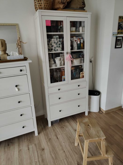 Zestaw Ikea witryna i komoda