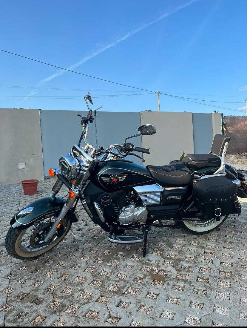 Mota 125cc Custom – UM Renegade Commando, como nova!