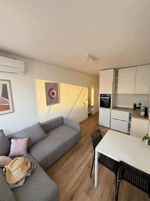 Kompaktowe 2 pokojowe mieszkanie (loggia, klima, kom. lok.) Robotnicza