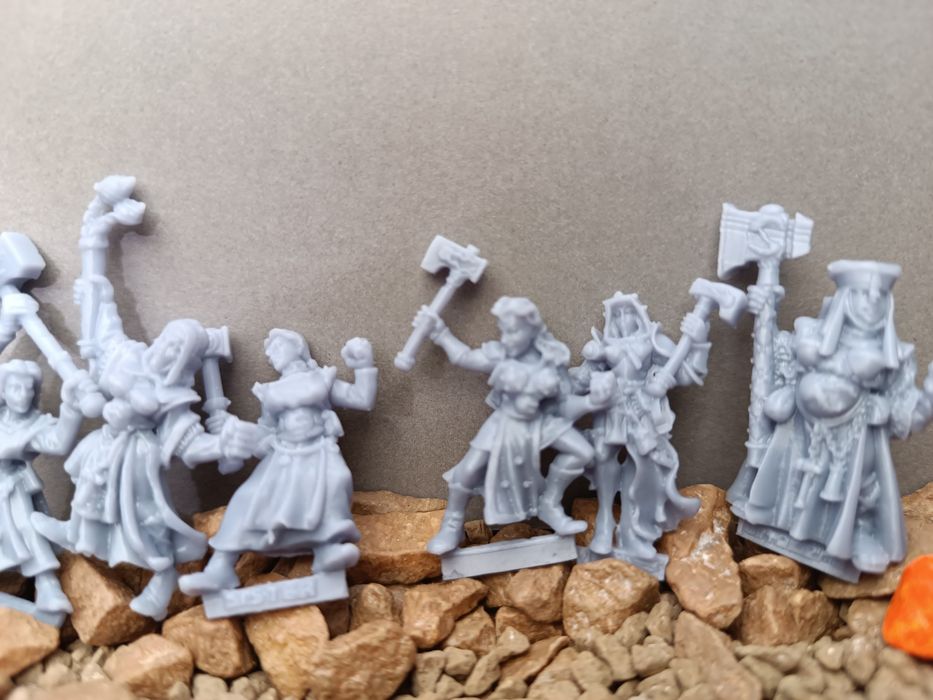 12x Figurki pasujące do gier RPG Warhammer Mordheim Sisters