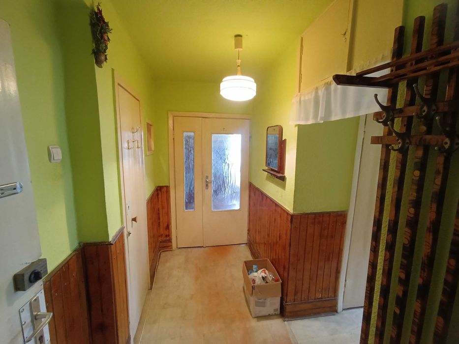 2 кімнатна КВАРТИРА 54 кв.м біля АТБ, житловий стан, 2 балкони, лоджія