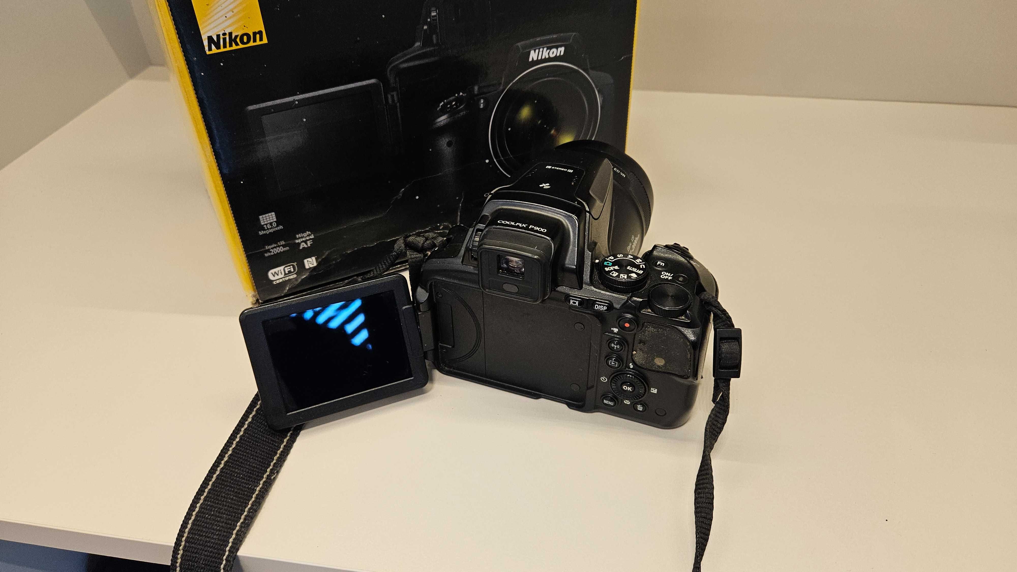 Nikon p900 super zooom 83x