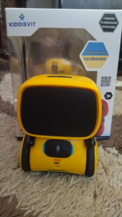 Розумний ,інтерактивний робот,AT-ROBOT