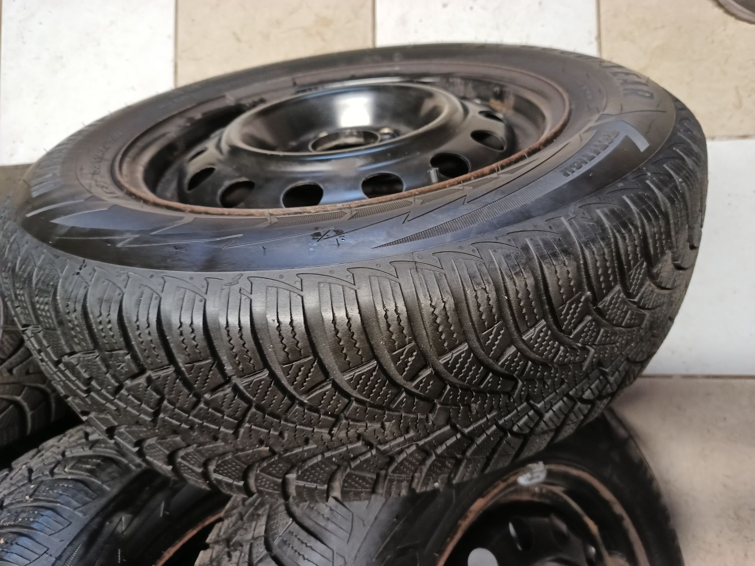 Koła Felgi 15" 5x114.3 zimowe 195/65/R15 91 T Goodyear czujniki TPMS