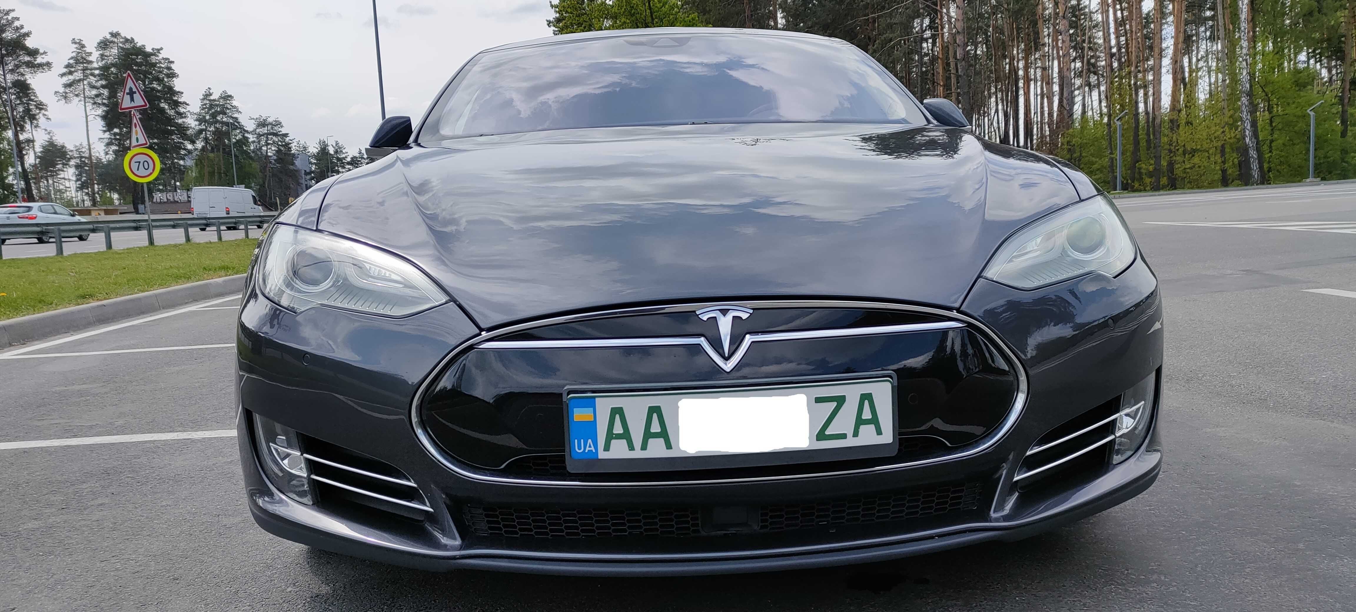 Tesla Model S 90D 2015