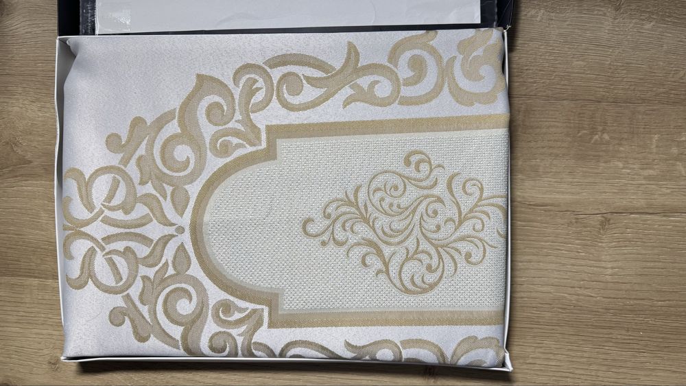 Распродажа Скатерть водоотталкивающая  160*220