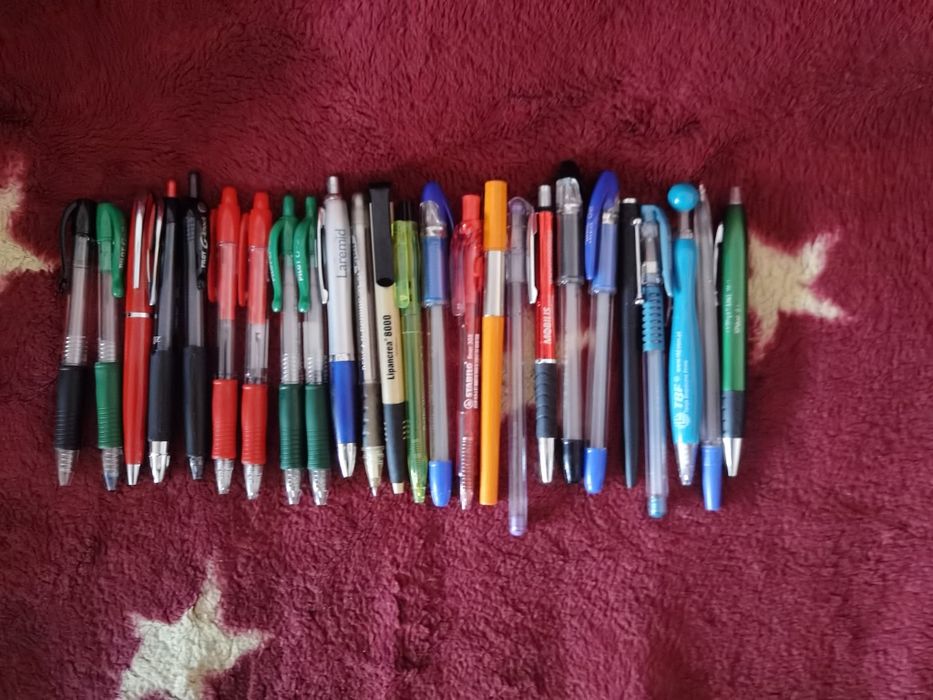 Długopisy niepiszące, cena za ok. 60 szt.