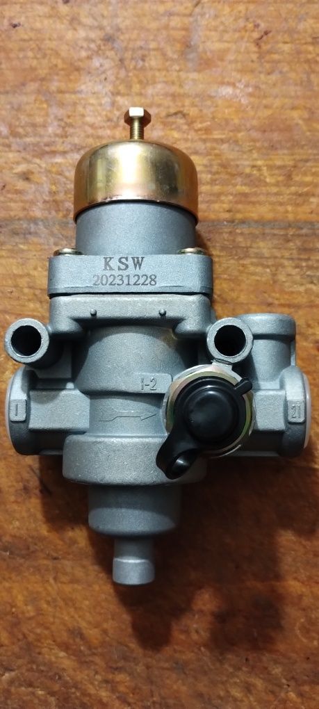 Zetor Forterra 11441 Regulator Powietrza
