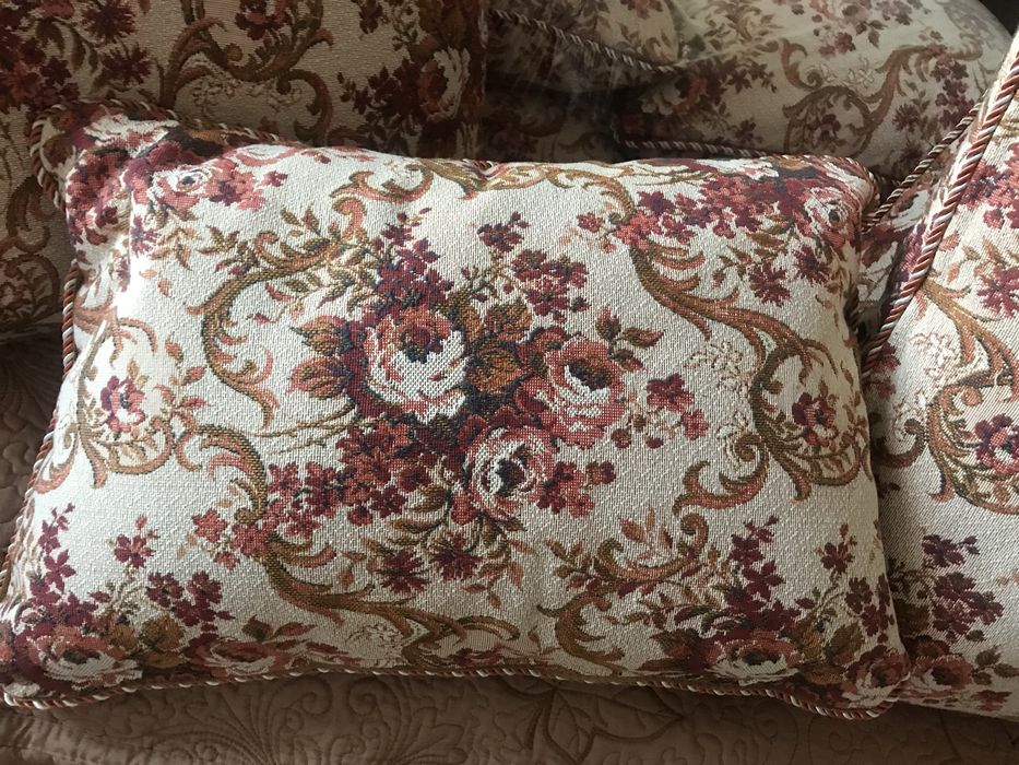 Подушки  диванные декоративные
