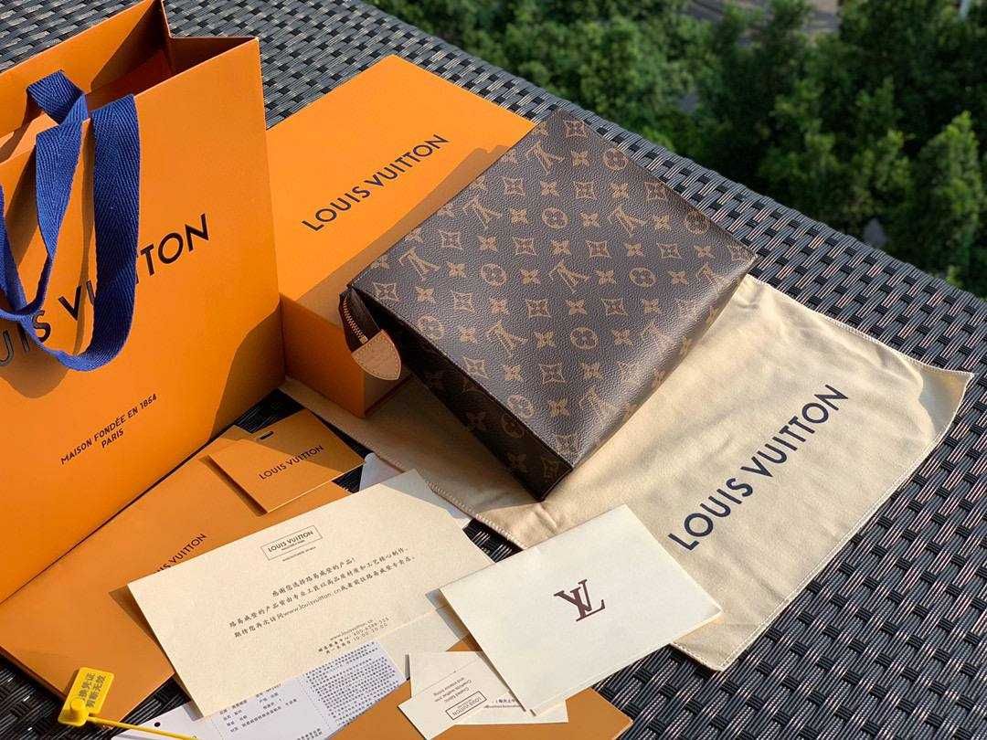 Косметичка Louis Vuitton GM | Несессер Луи Виттон