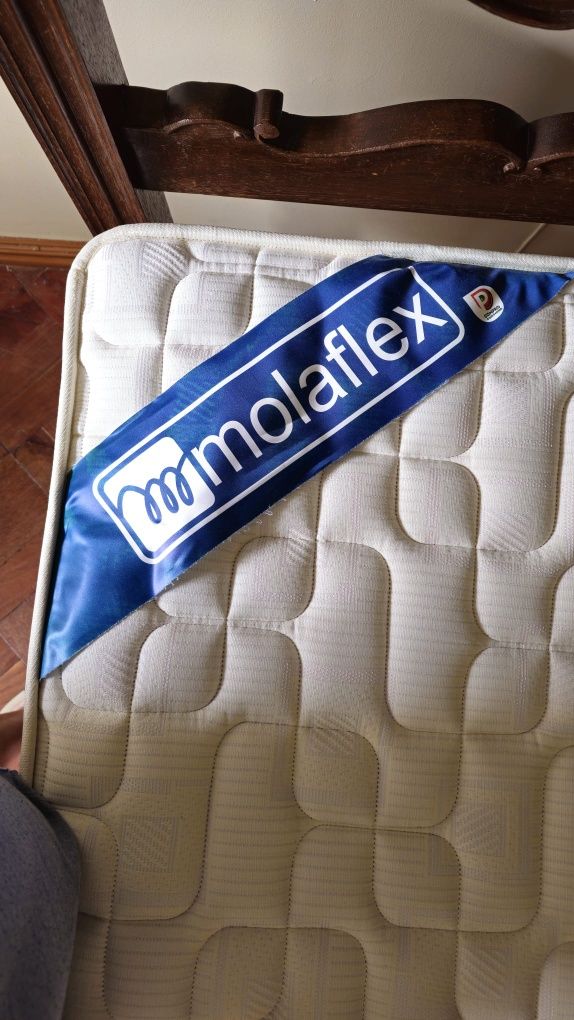 Cama + Colchão estilo século XVIII