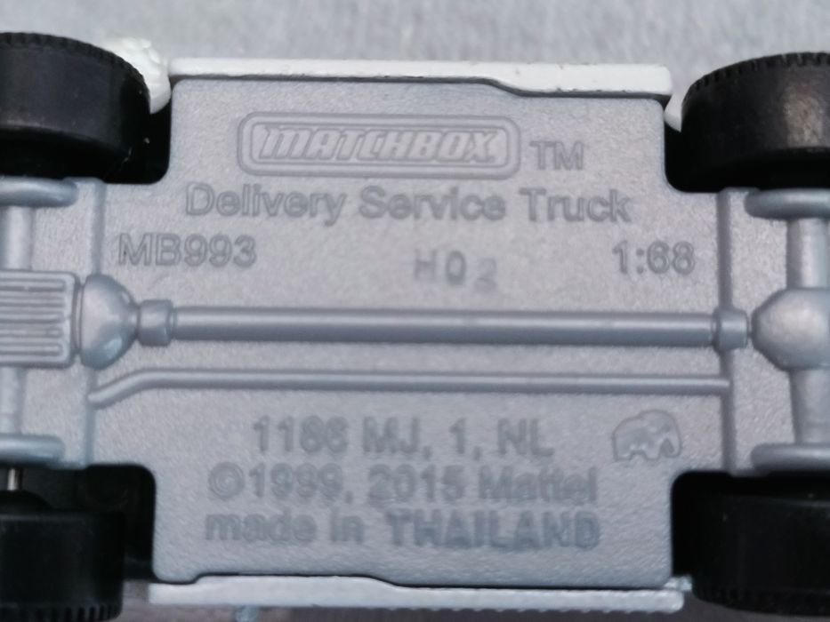 Matchbox MB993 Ciężarówka dostawcza Delivery Service Truck 1:88 Mattel