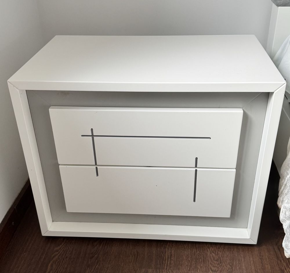 Quarto completo + poltrona + mesa de centro – Bom estado