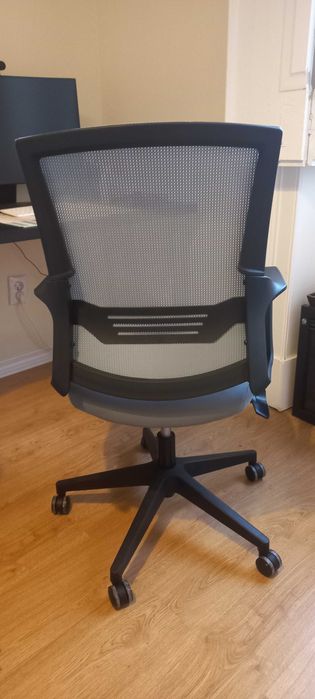 Cadeira secretária ergonômica