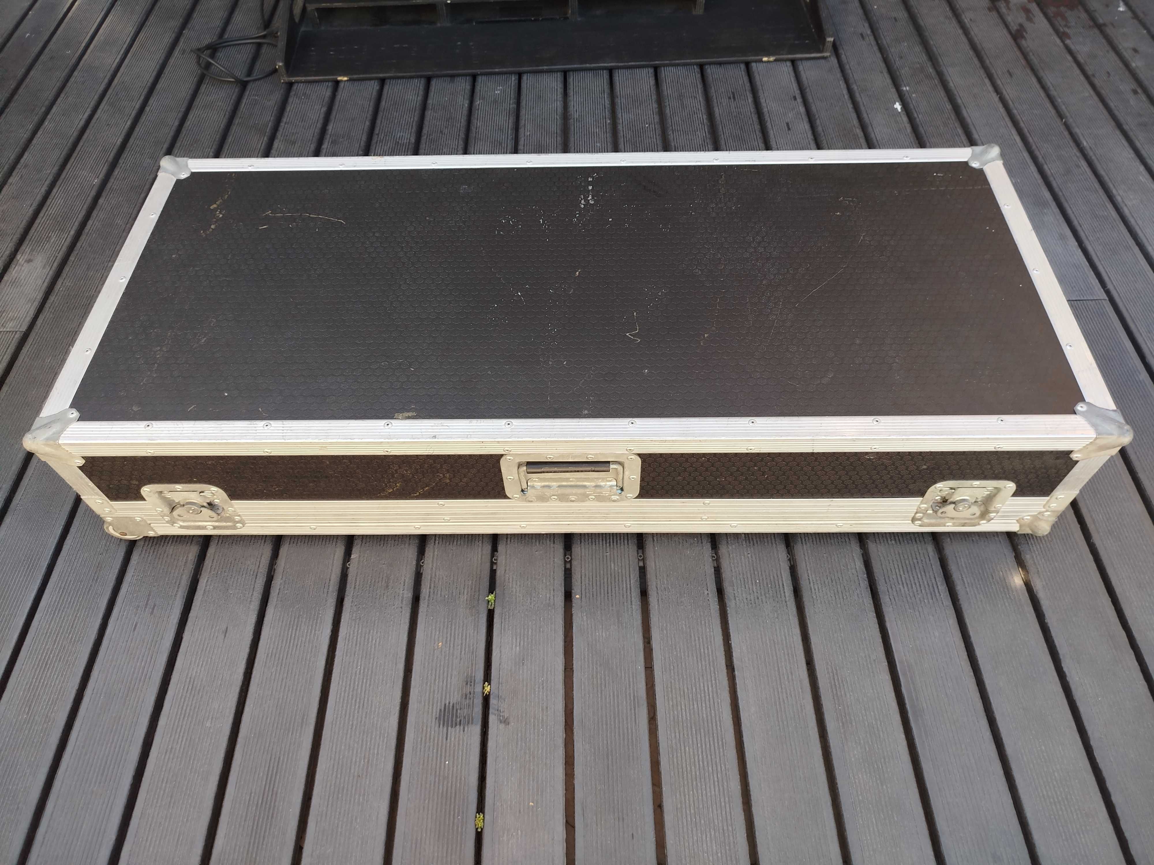 Pedaleira XXL com flightcase e saco