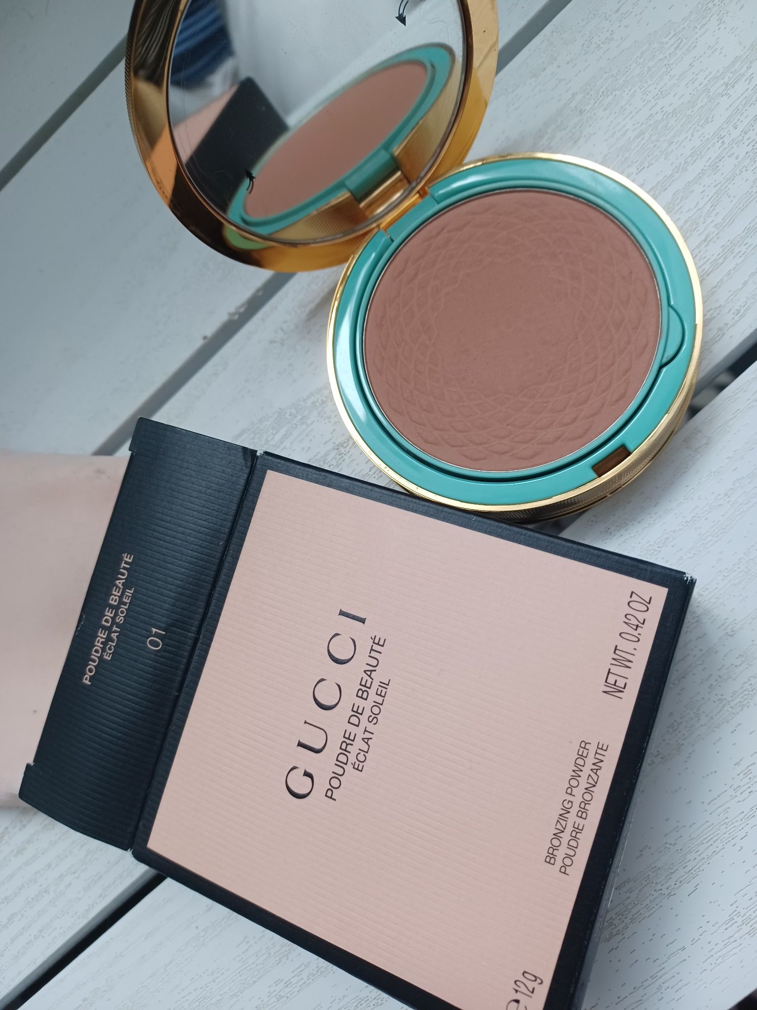 Podkład, bronzer Gucci, puder