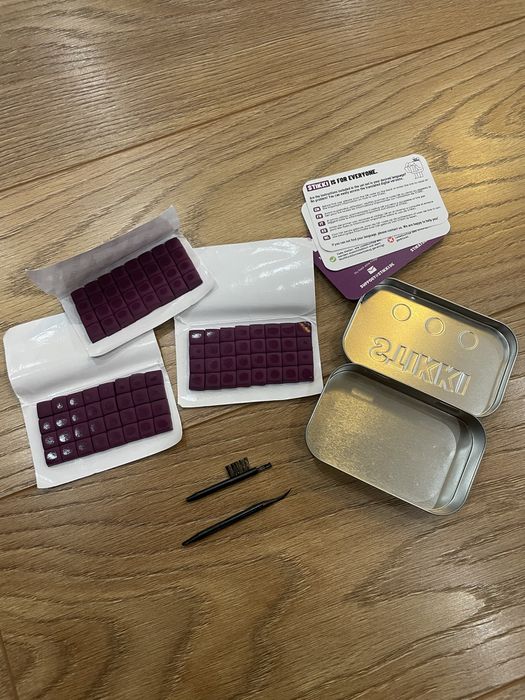 Універсальний очищувач STIKKI для навушників, телефонів….