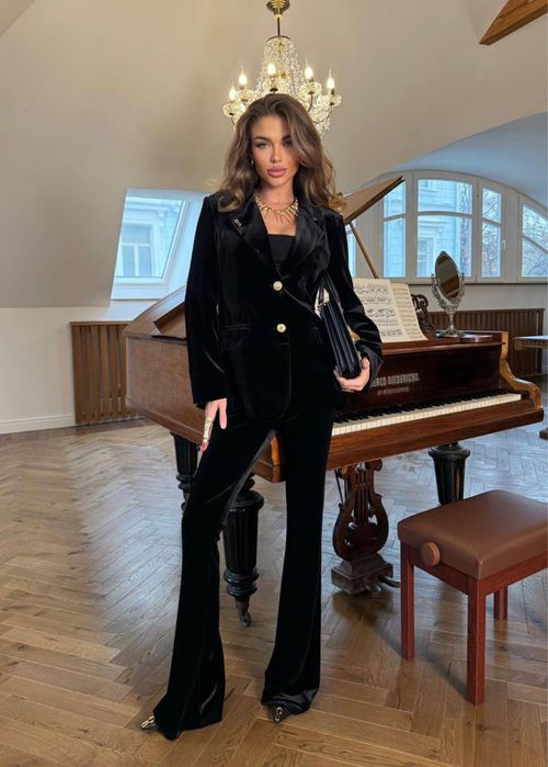 Костюм женский , бархат ! Черный