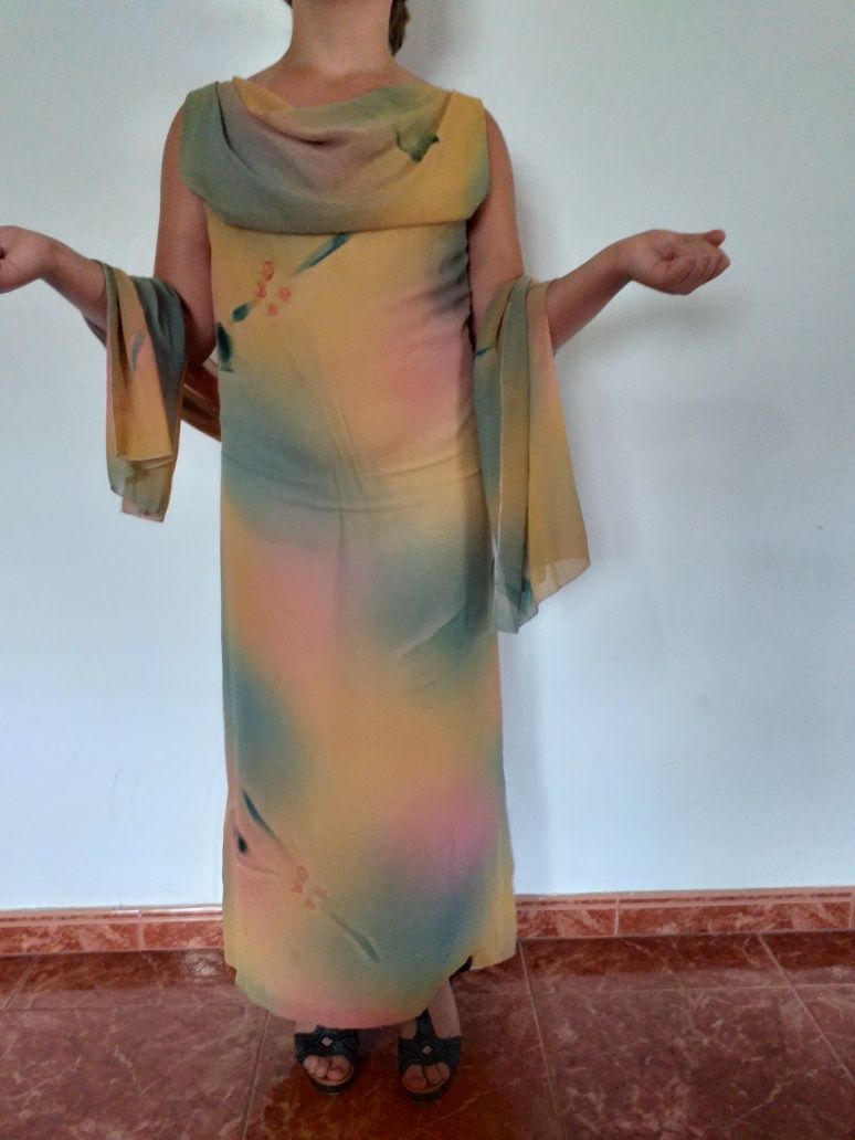 Vestido  com echarpe