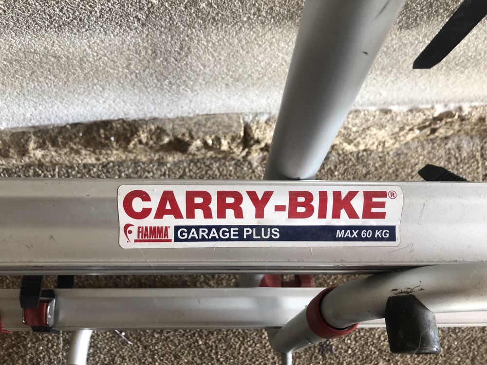 Suporte de bicicletas para garagem de autocaravana