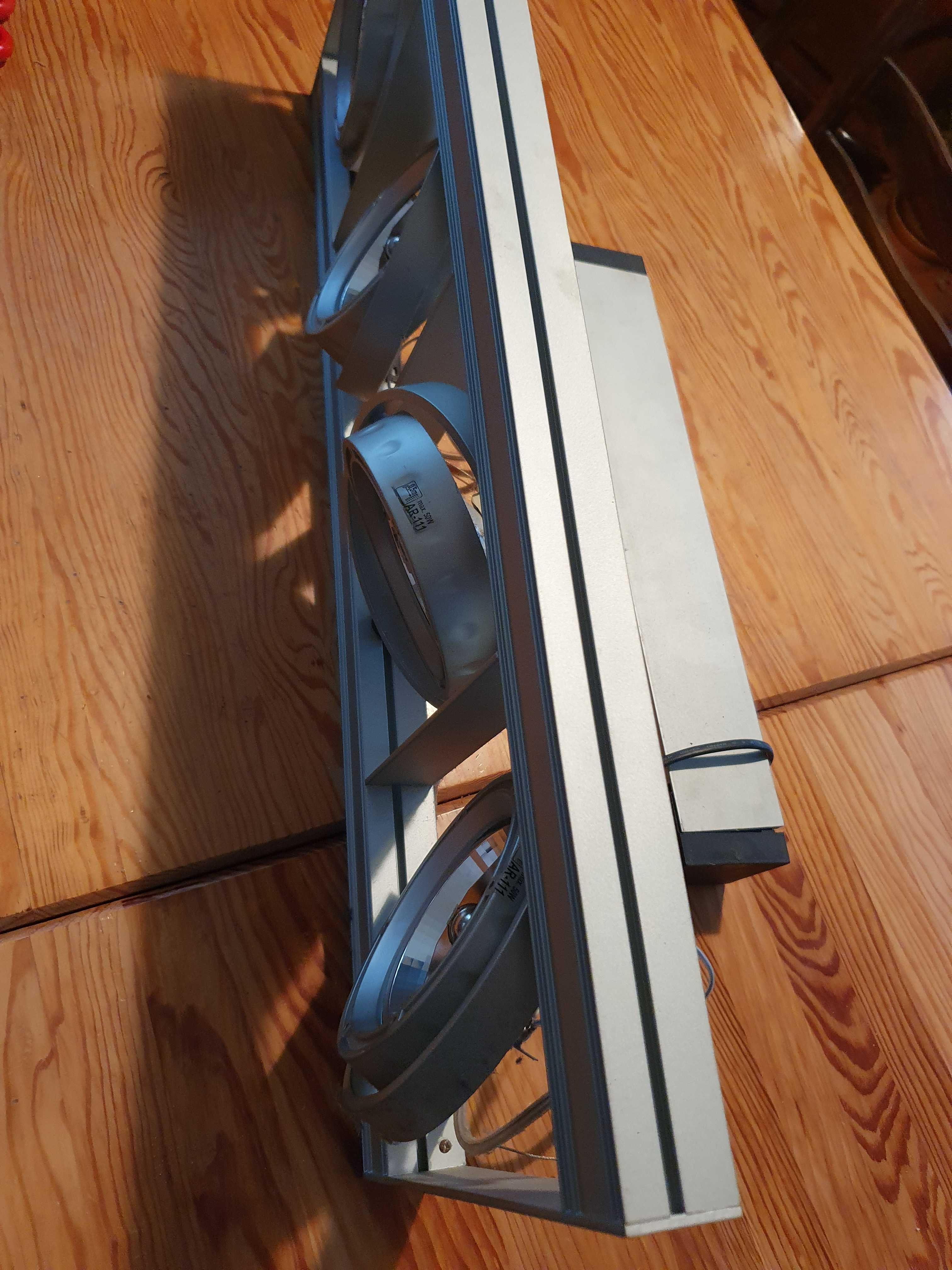 Lampa sufitowa z 4 ruchomymi reflektorkami