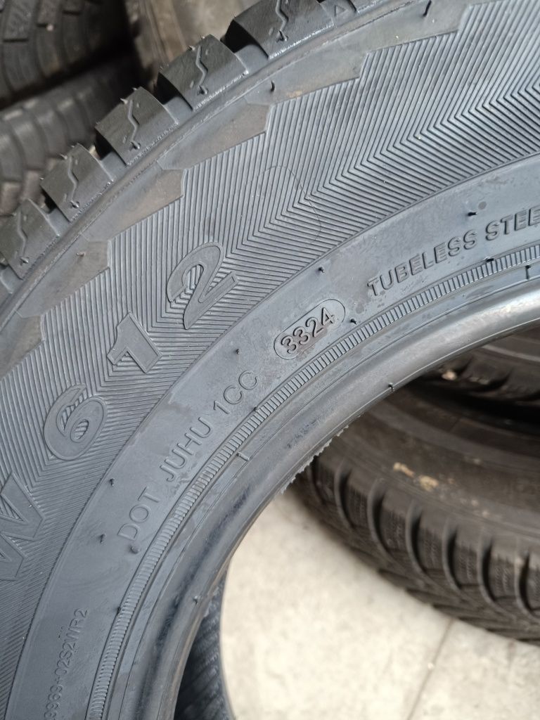 Nowe zimowe 195/70/15C do busa