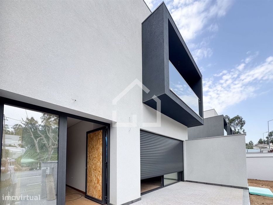 Moradia T3 NOVA - Lobão