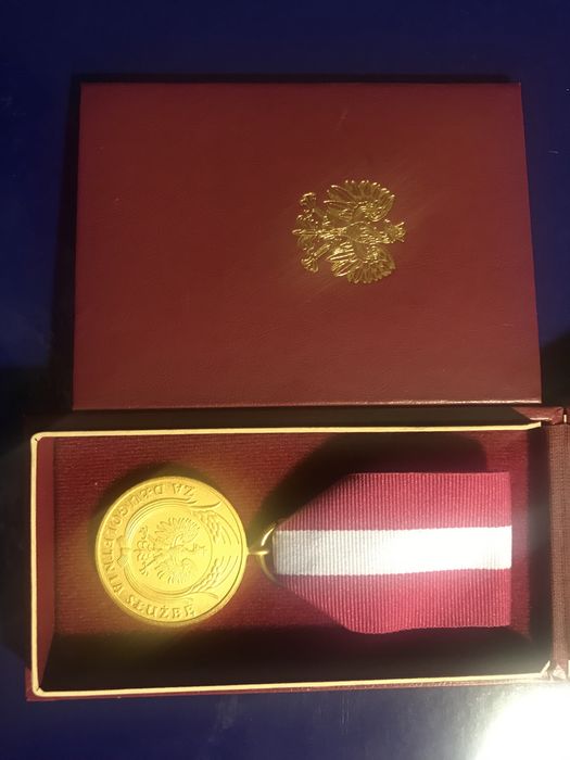Złoty medal za długoletnią służbę XXX lat
