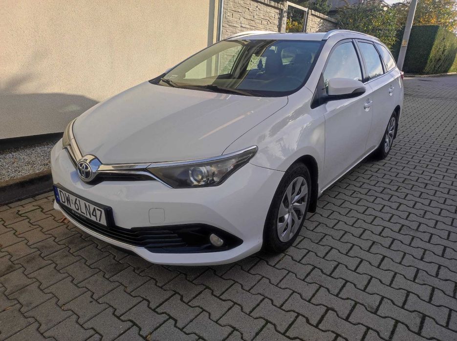 Toyota Auris 17r 1.6 D4D kombi super stan