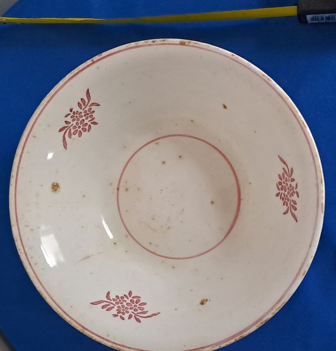 Saladeira antiga em faiança