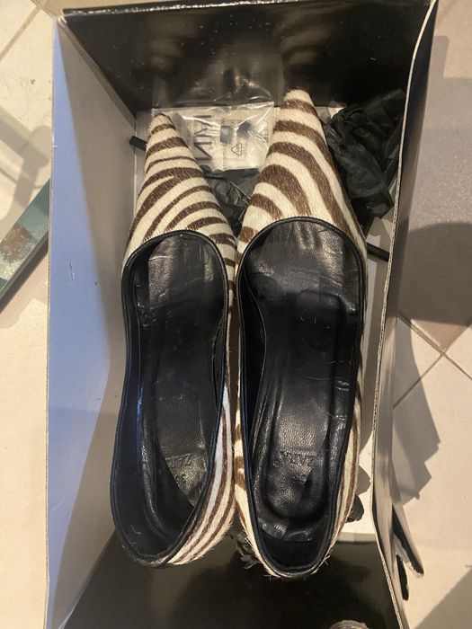 Sapatos salto alto zebra