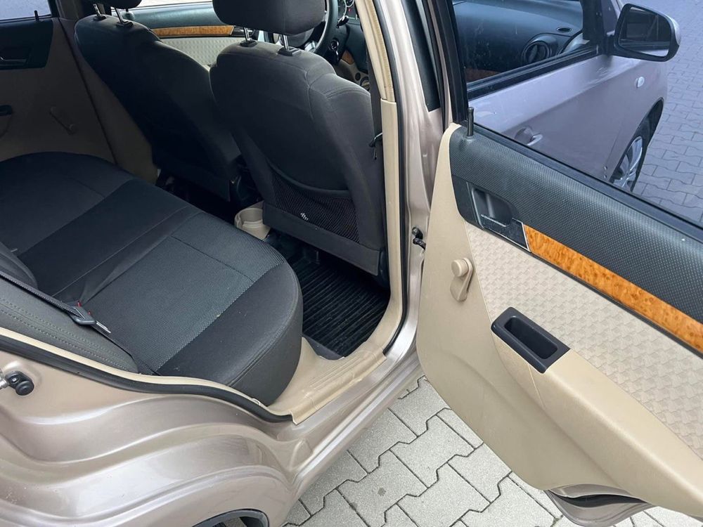 Продам Шевролет Авео 1.6 бенз. 130тис. км