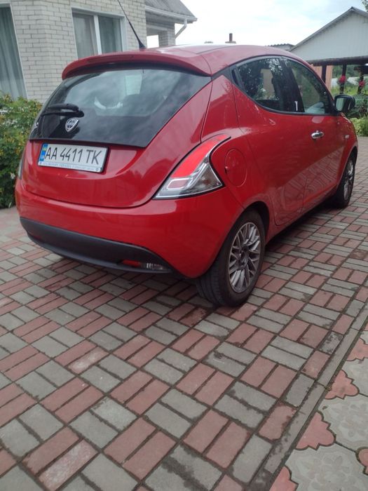 Продам Lancia 2012 року