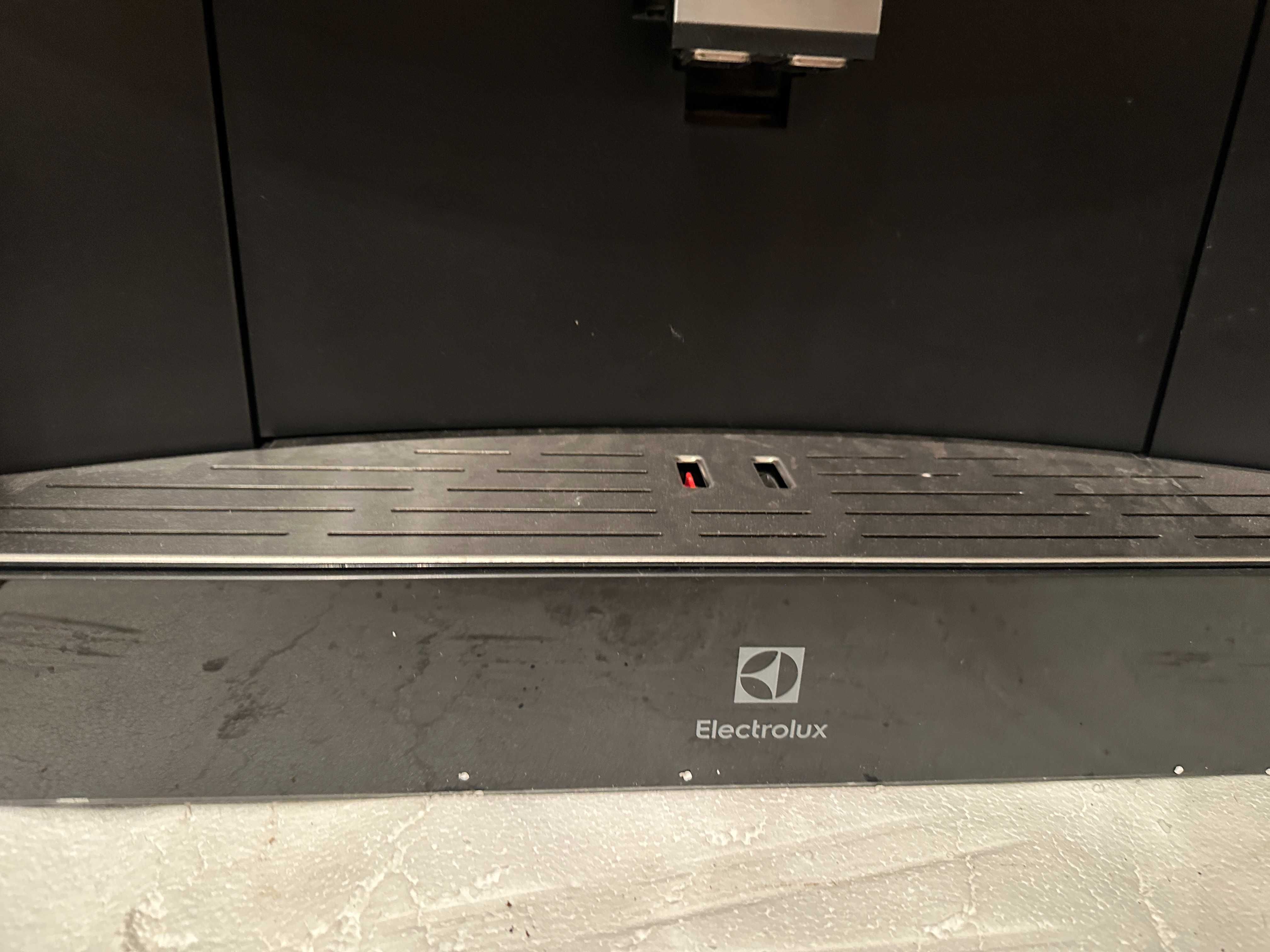 Ekspres do kawy do zabudowy Electrolux KBC85Z