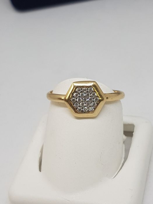 Złoty pierścionek z cyrkoniami złoto 585 Rozmiar 15,5